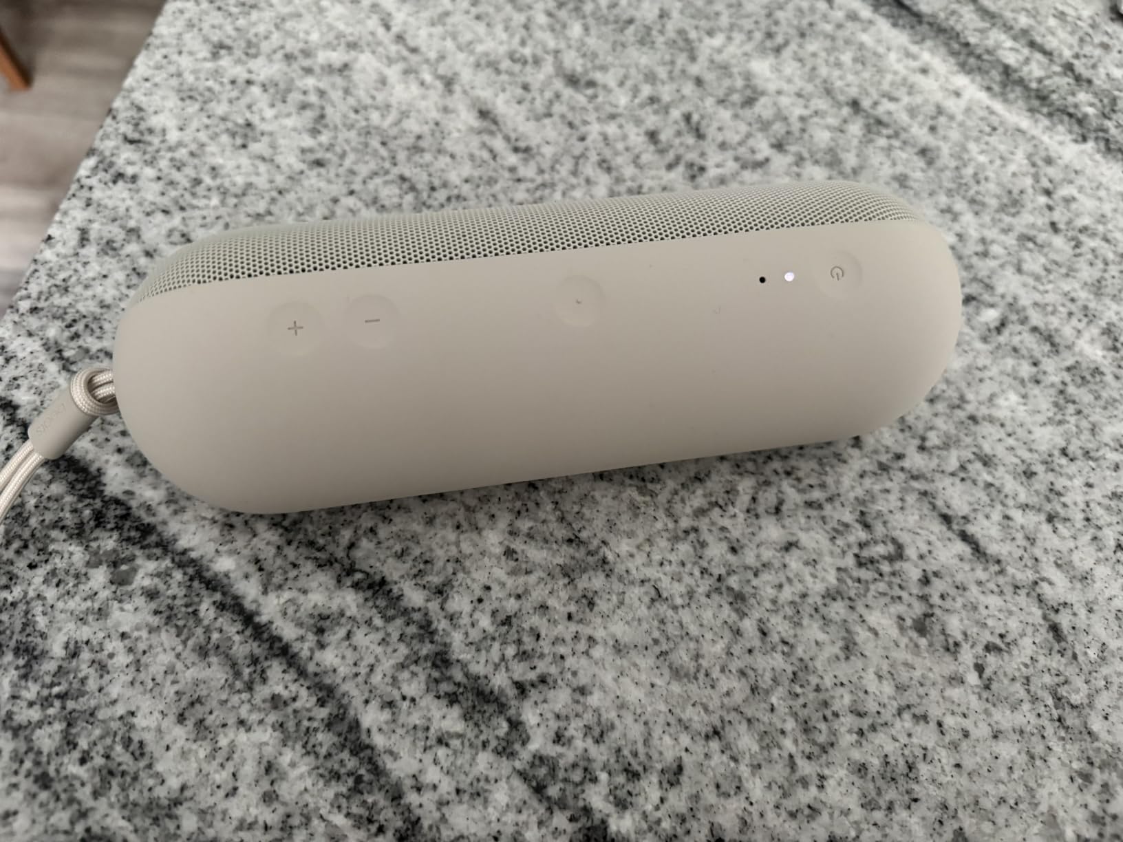 Beats Pill x Kim Kardashian - Wireless Bluetooth Speaker and Portable Charger via USB-C - Up to 24 Hours Battery Life, IP67 Water Resistant, Apple & Android Compatible, Built-in Mic – Light Gray customer photo 2