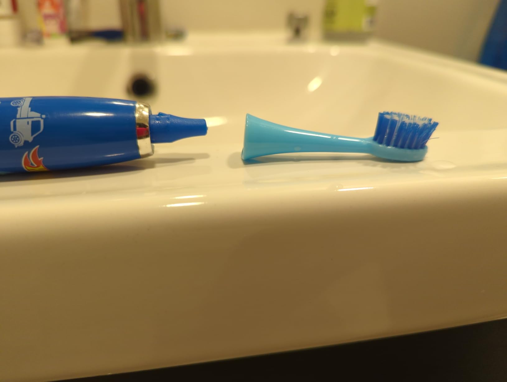 Brush Buddies Hot Wheels Battery Powered Sonic Electric Kids Toothbrush Soft Bristles Rounded Head Children Boys Girls Blue Gentle Cleaning Easy Grip Handle Plaque Removal Oral Care customer photo 2