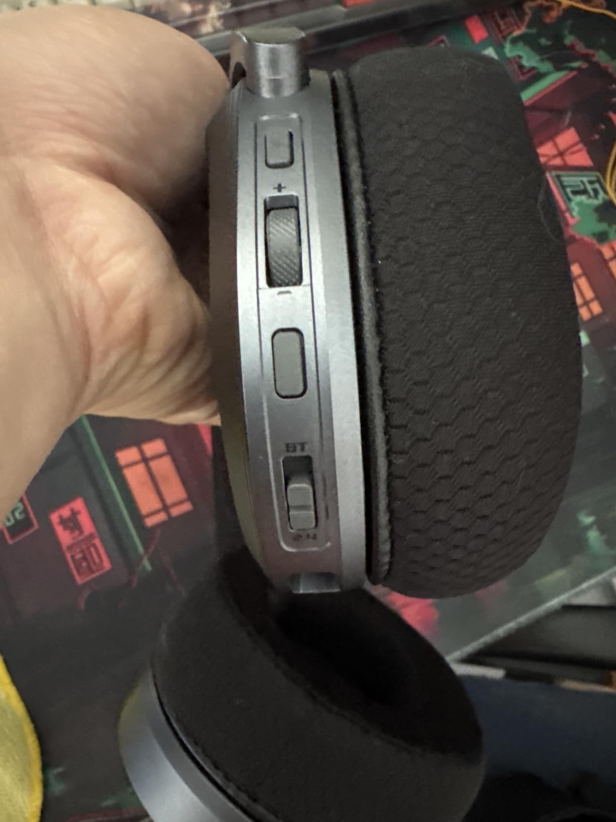 ASUS ROG Pelta Wireless Gaming Headset with Detachable Mic - Black customer photo 1