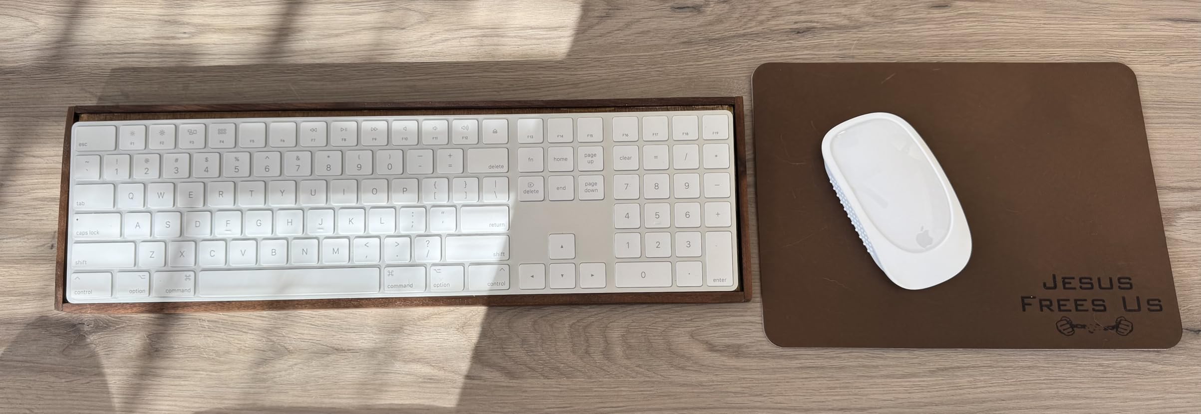 Apple Magic Keyboard with Numeric Keypad - White customer photo 2