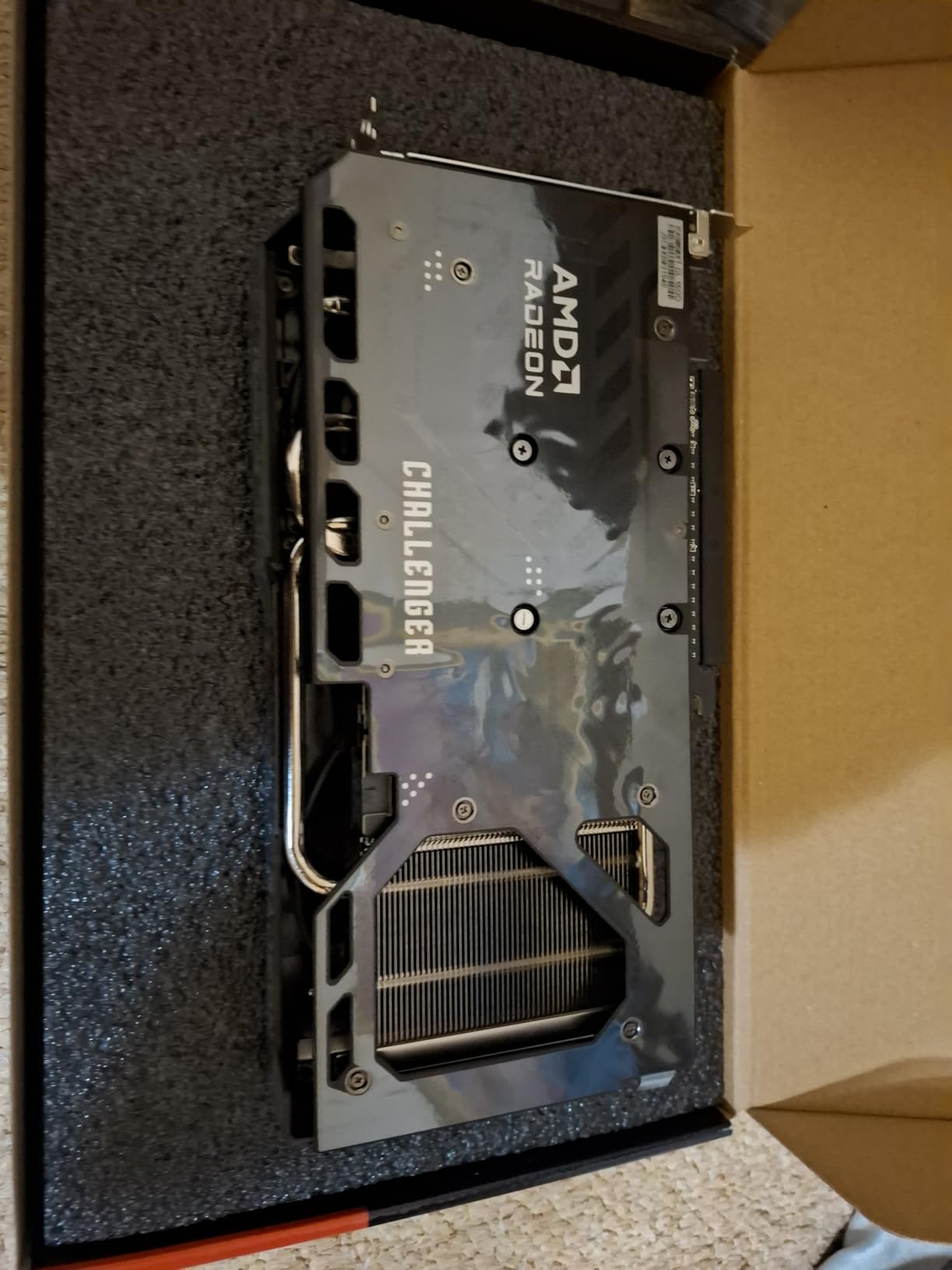 ASRock Radeon RX 9060 XT Challenger 16GB OC, RDNA 4, 3290MHz Boost, 16GB GDDR6 128-bit, PCIe 5.0, Dual Fans, 0dB Silent, LED Indicator, DisplayPort 2.1a, HDMI 2.1b customer photo 1