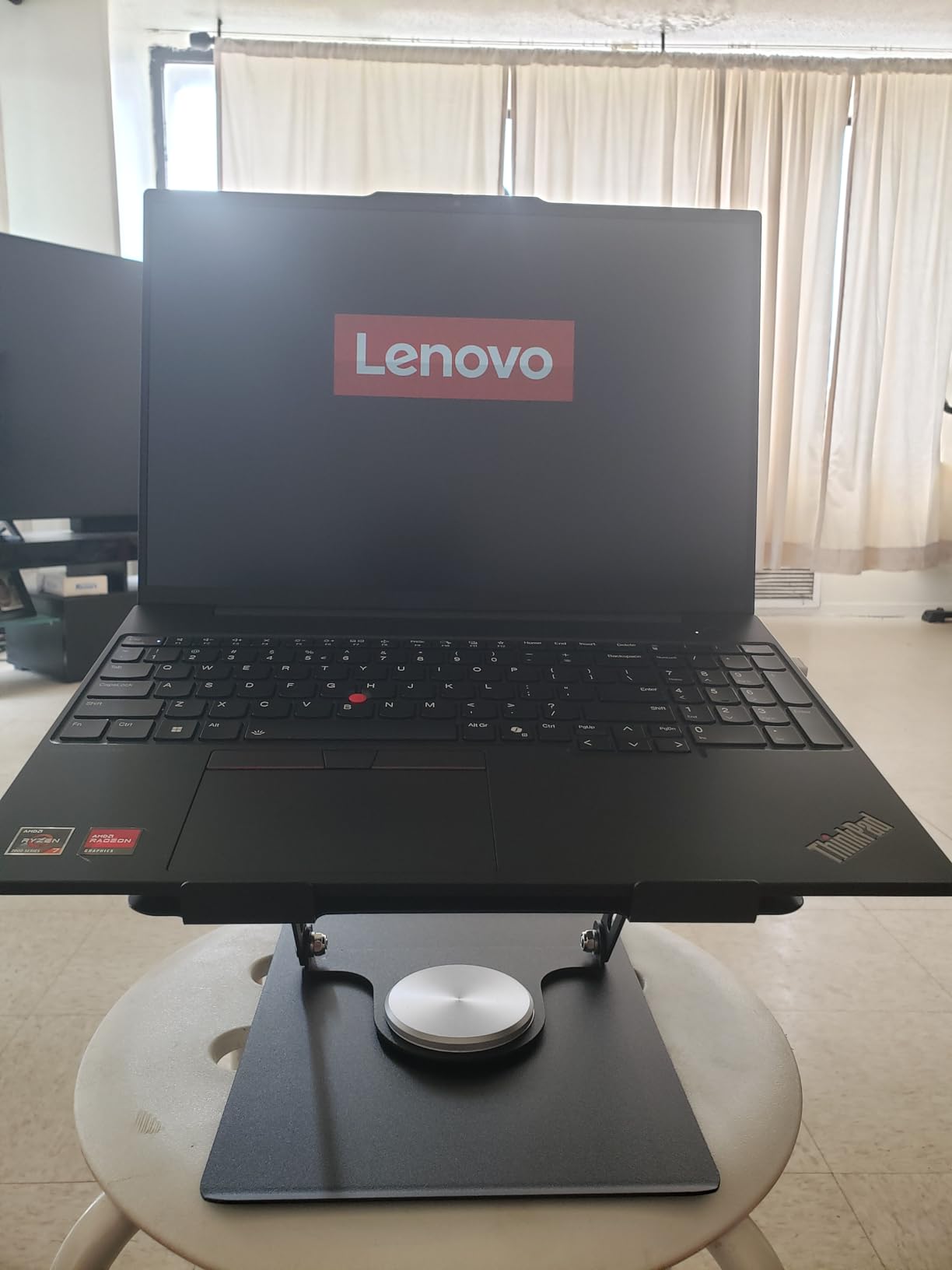 ThinkPad E16 Gen 2 customer photo 2