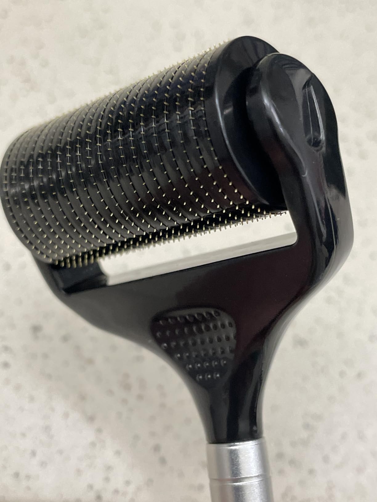 Ultra Wide Titanium Derma Roller for Face Hair Beard Scalp Skin Body Metal Handle 1200 Microneedling roller for Women and Men 0.25mm customer photo 2