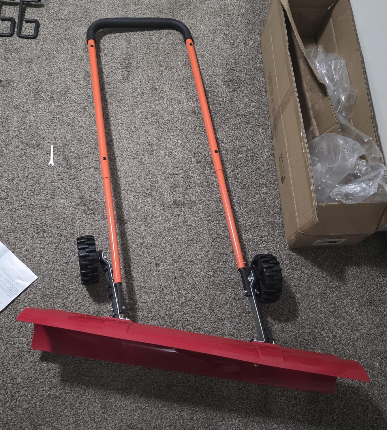 VEVOR 38-inch Snow Pusher Shovel with Wheels, Bi-Directional Heavy Duty Wheeled Push Snow Shovel for Driveway and Sidewalks with Angeled Blade customer photo 1