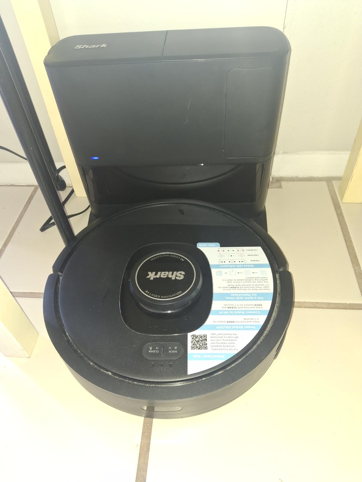 Shark Stratos 2-in-1 Robot Vacuum & Mop, White, AV2700ZE customer photo 1