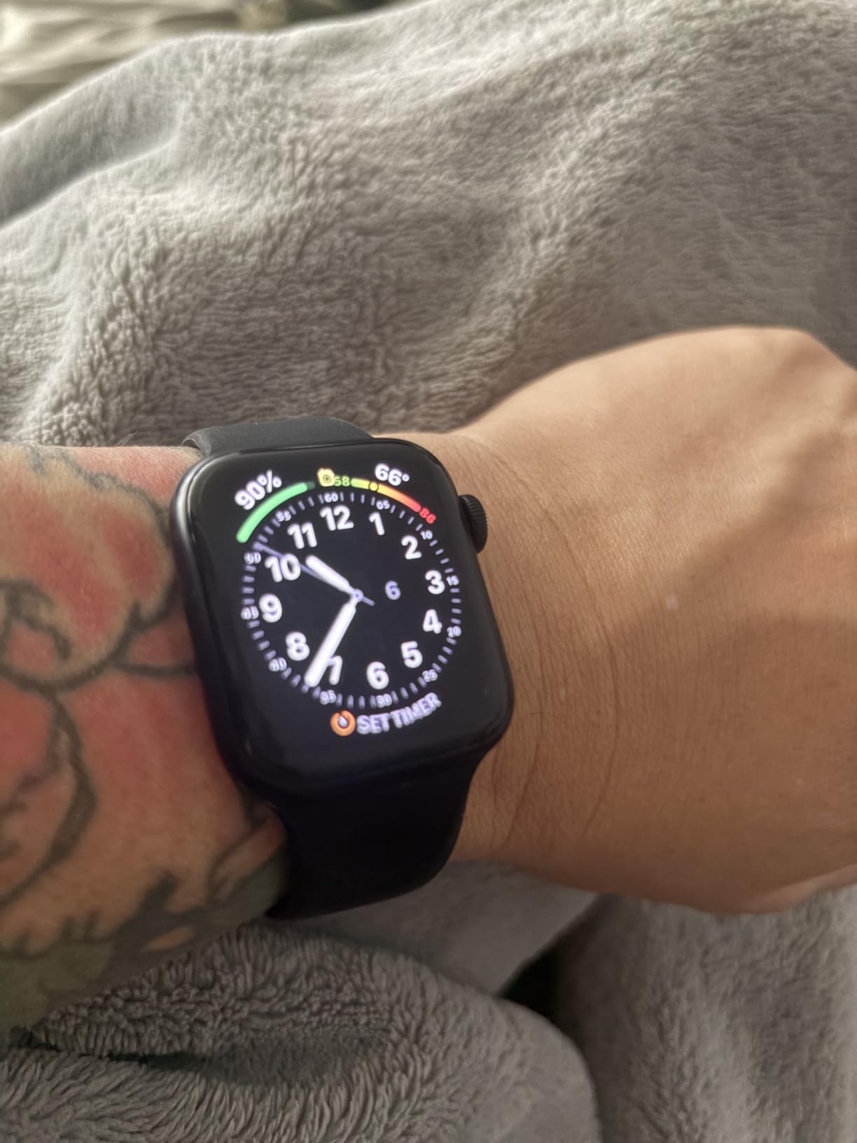 Apple Watch SE 3 [GPS 40mm] Smartwatch with Midnight Aluminum Case with Midnight Sport Band - S/M. Fitness and Sleep Trackers, Heart Rate Monitor, Always-On Display, Water Resistant customer photo 1