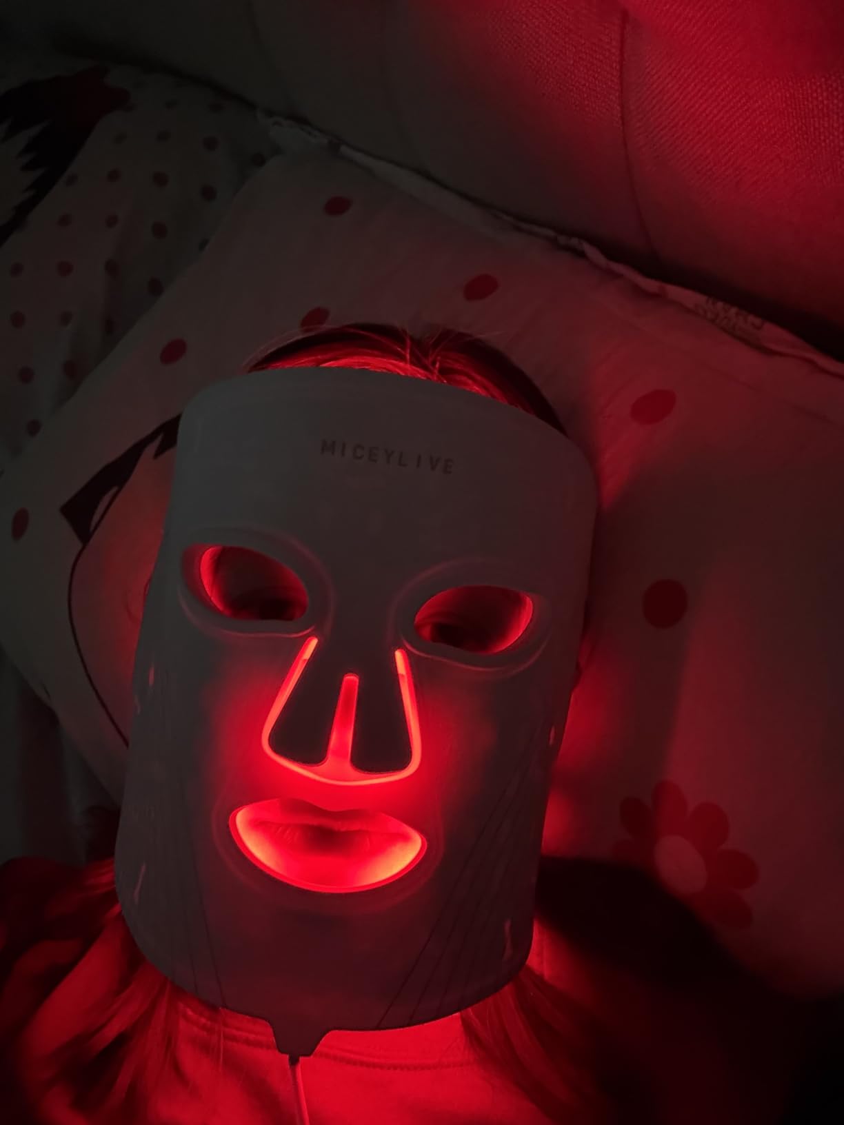 Red Light Therapy for Face Mask, Blue Light Therapy for Acne, Gifts for Women, Wrinkle LED Face Mask, 432 LED with Full Face Coverage & 3 Light Modes, Travel Bag for Home Use & Travel, Black customer photo 2