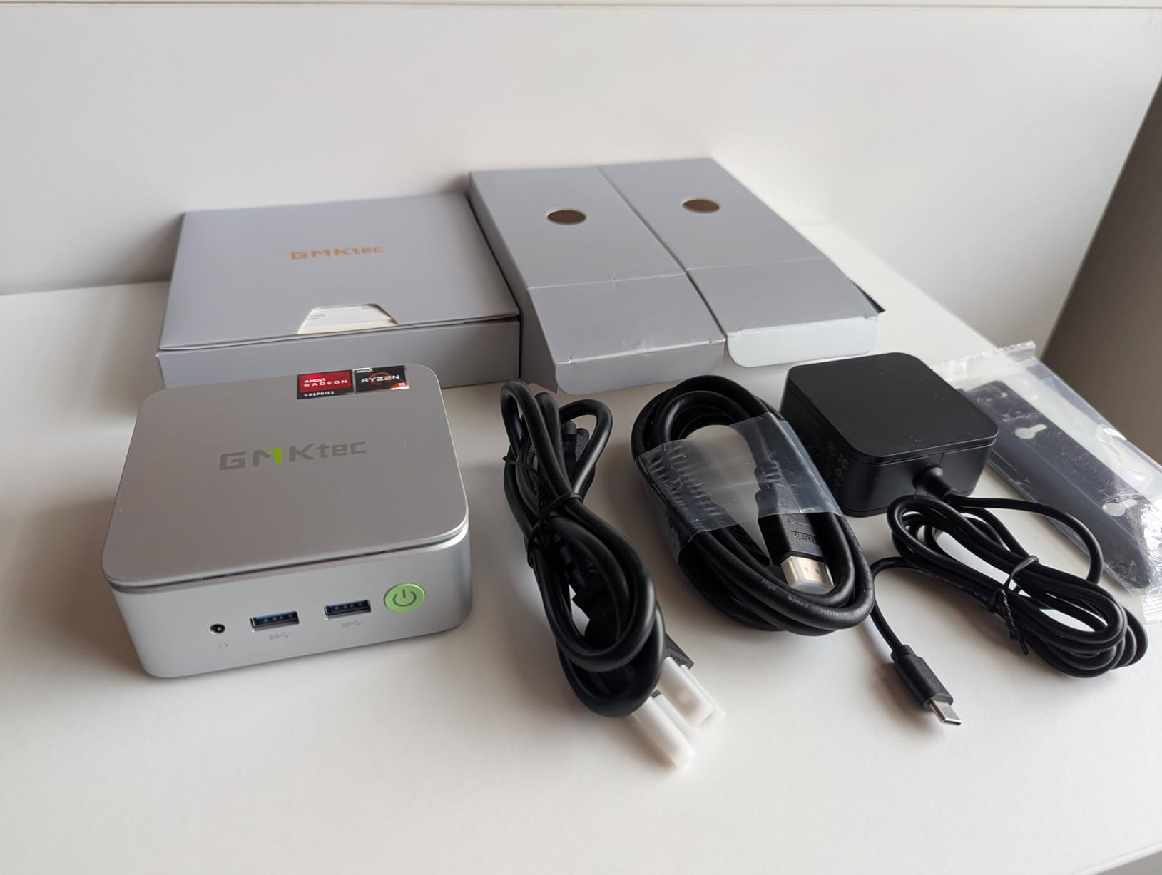GMKtec Mini PC M8 Desktop Computer AMD Ryzen PRO 6650H (6C/12T 4.50Ghz) Dual NIC LAN 2.5GbE, 16GB LPDDR5 RAM + 512GB Hard Drive PCle SSD, Oculink, USB4, HDMI, USB-C customer photo 2