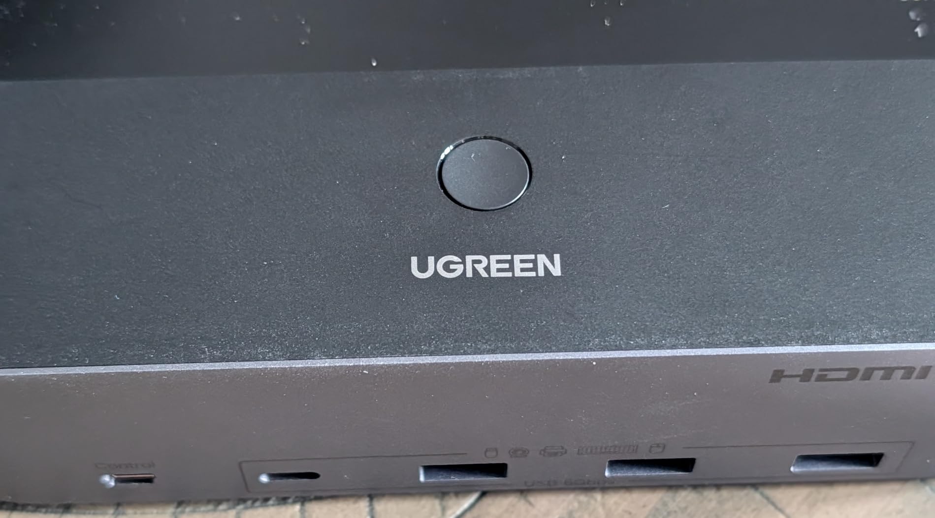 UGREEN 8K@60Hz HDMI Displayport KVM Switch 3 Monitors 2 Computers, Aluminum customer photo 2