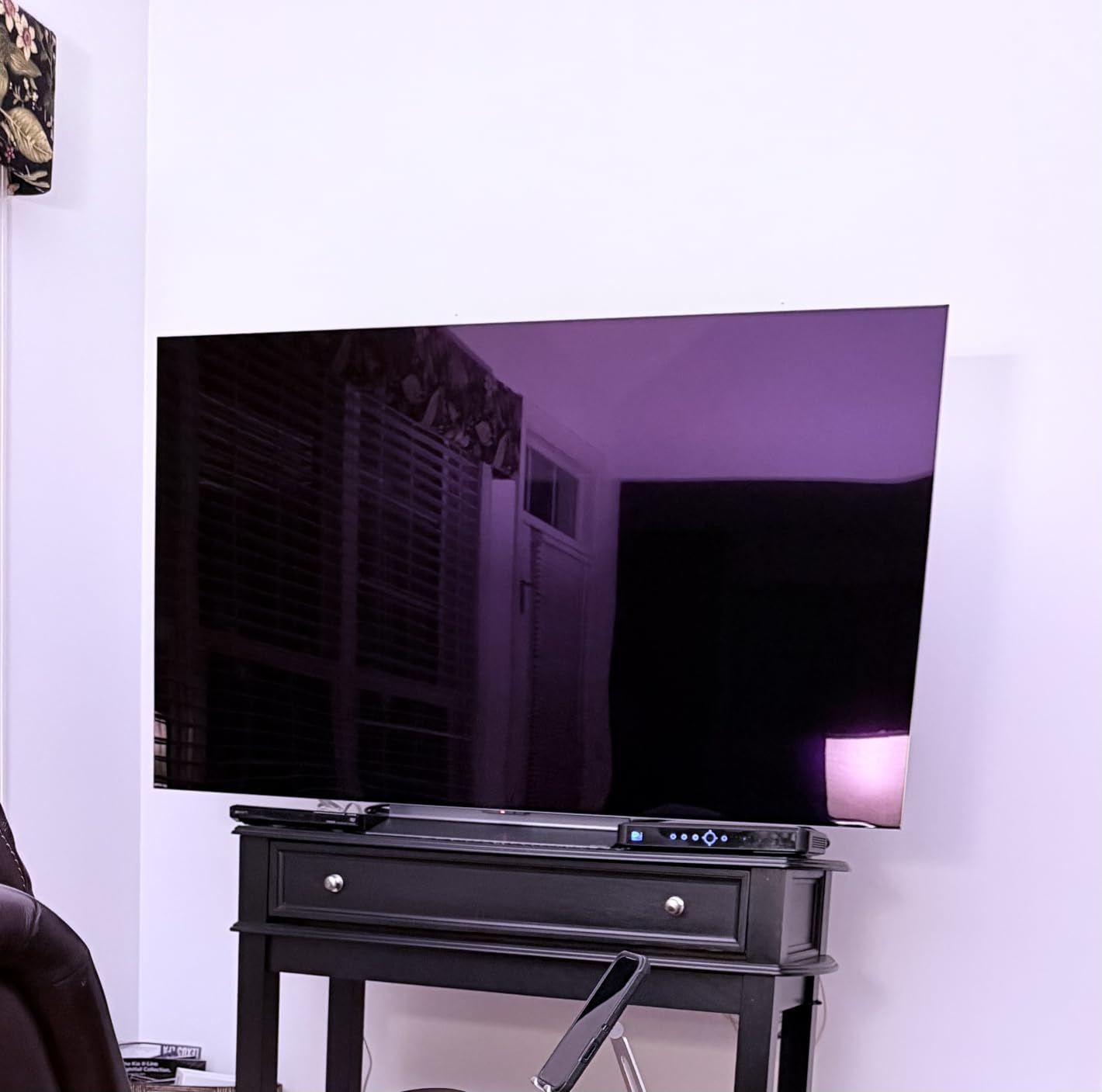 LG 77-Inch OLED evo C6 4K Smart TV, Dolby Vision & Atmos customer photo 2