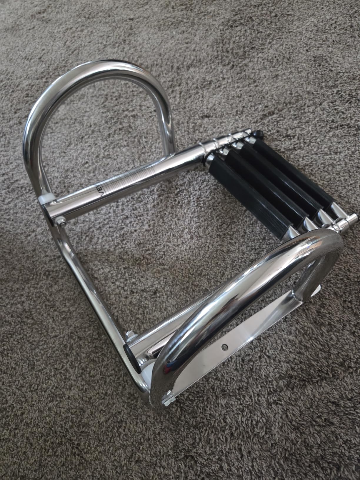 VEVOR Boat Ladder, 3 Steps Stainless Steel Telescoping Folding Swim Deck Ladder for Rear Entry Inboard, 400 lbs Capacity with Wide Non-Slip Steps & Handrails, for Outboards, Yacht, Pontoon Boats customer photo 2
