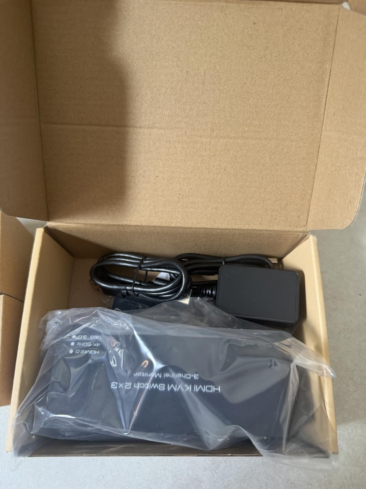 4K@120Hz KVM Switch 2 Monitors 2 Computers 8K@60Hz HDMI KVM Switch Share Dual Monitor and 4 USB Devices Support Extended/Copy Mode with USB 3.0 Cables and Extended Controller customer photo 1